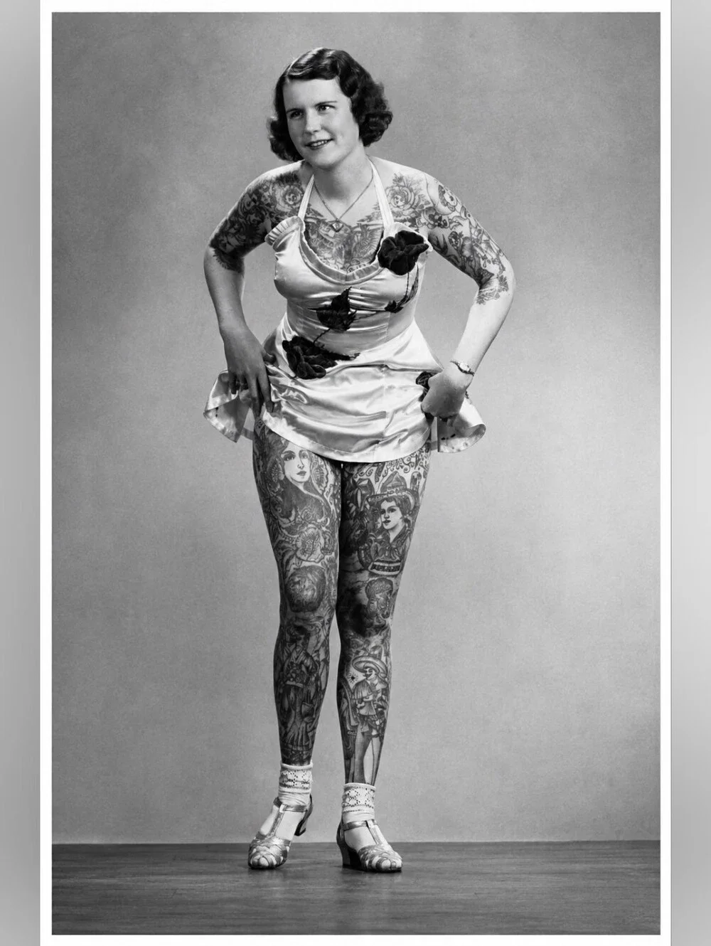 Vintage beautiful tattooed woman Female pin up in dress frame photo print Tatto